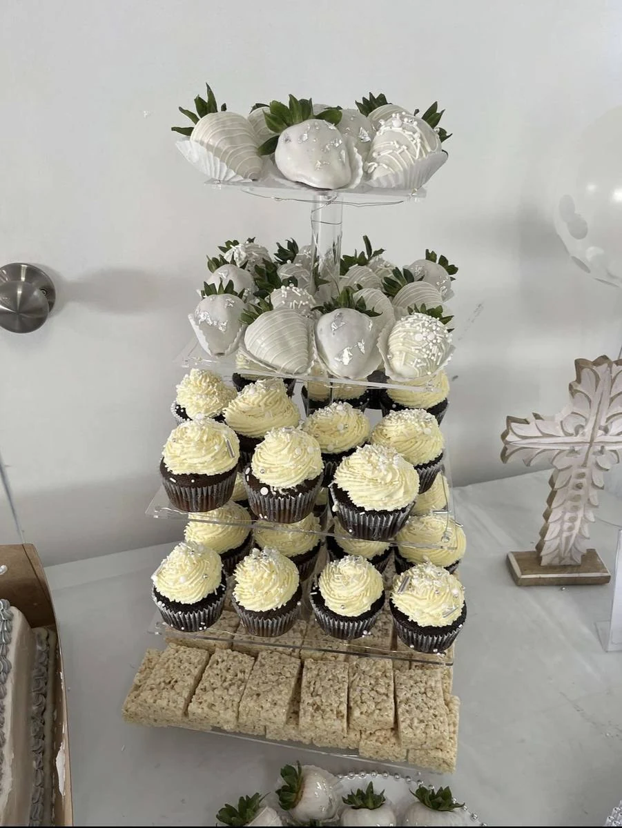 Bakery dessert stand